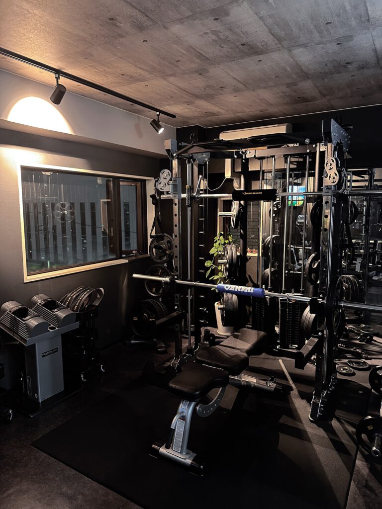 梅田のパーソナルジムprivate gym LEONの完全個室トレーニングルーム
